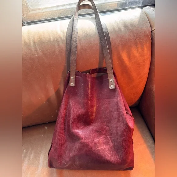 Vintage vibes red maroon brown soft leather tote Toshi minimal designer luxe - Picture 3 of 17